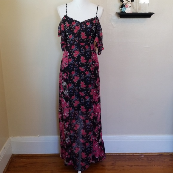 Xhilaration Dresses & Skirts - Floral Maxi dress